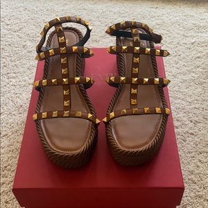 Valentino platform sandals! Size 39!
